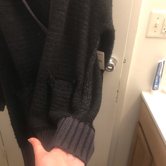 Sweater - Picture 4 of 5